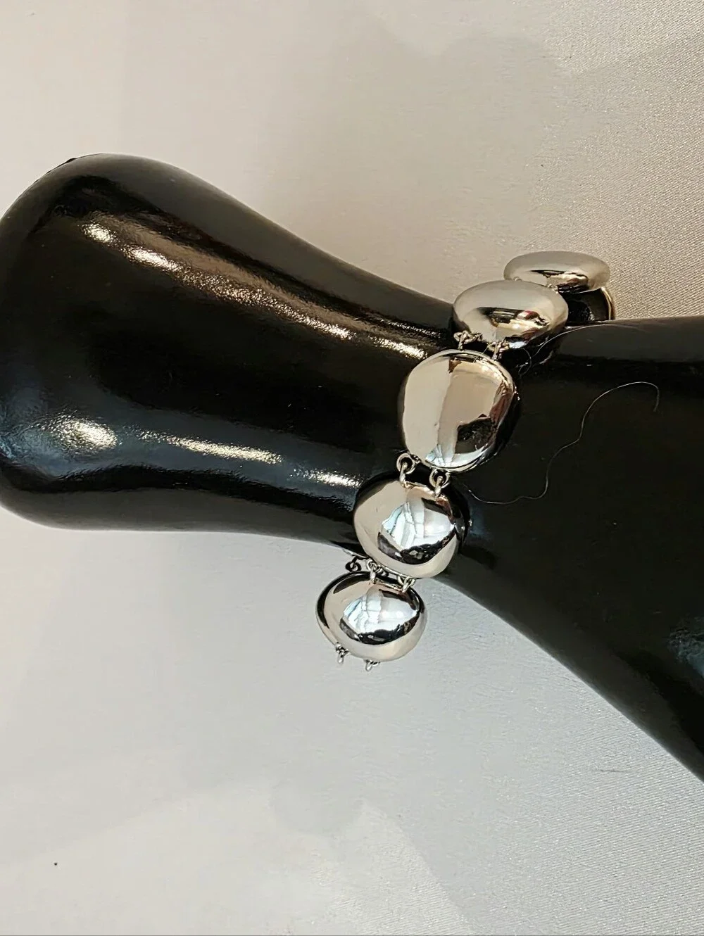 ETTIKA Polished Pebble Linked Bracelet Rhodium-plated 7"+2" New - Picture 3 of 4
